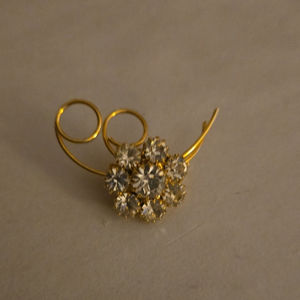 Vintage Gold and Silver Floral Brooch.